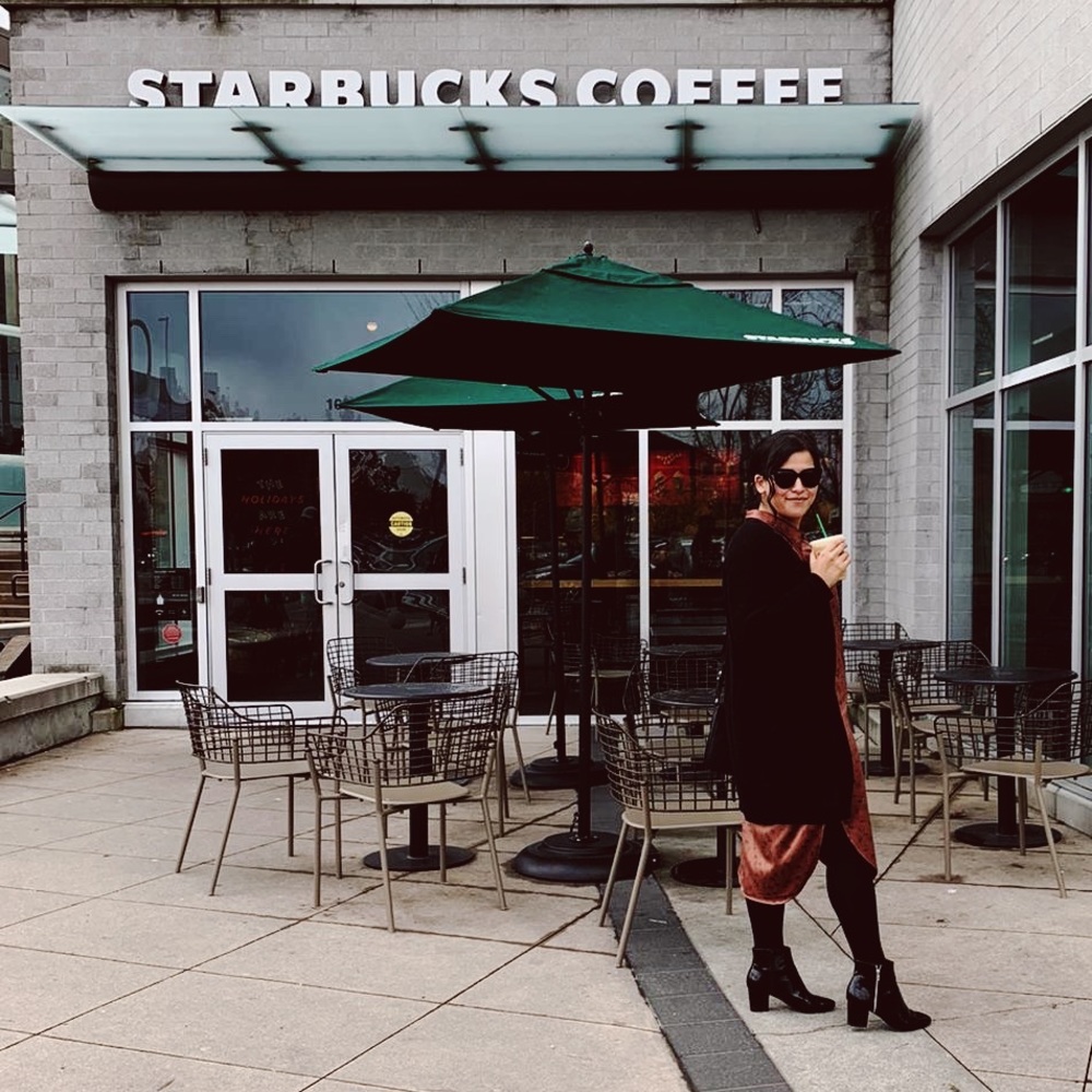 Meet Your Posher Carly!